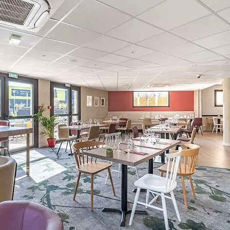 Brit Angers Parc Expo - L'acropole Hotel 3*